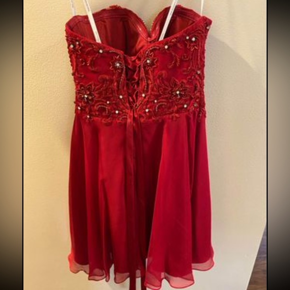 Homecoming Dress - Picture 4 of 5